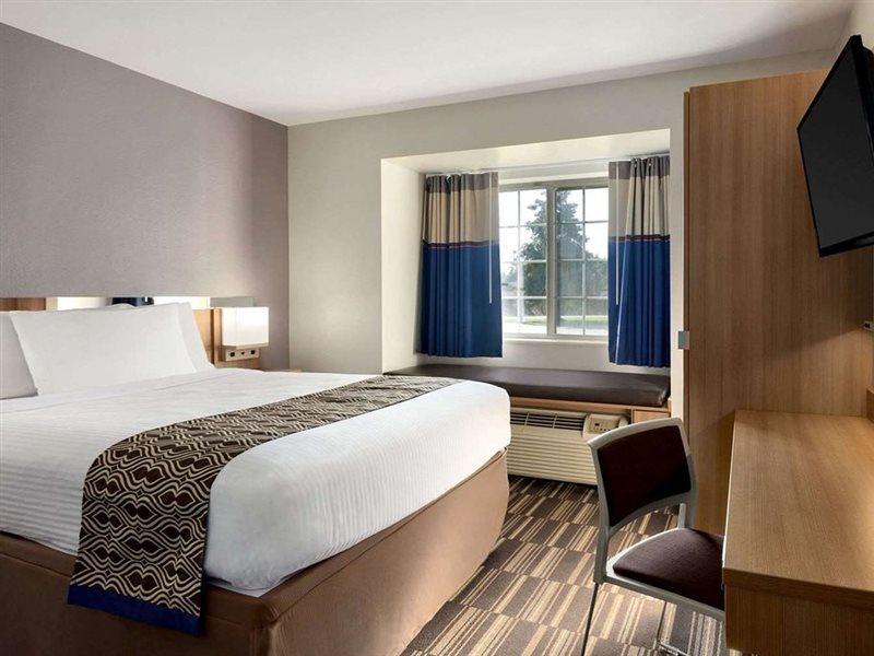Microtel Inn & Suites Батон-Руж Экстерьер фото