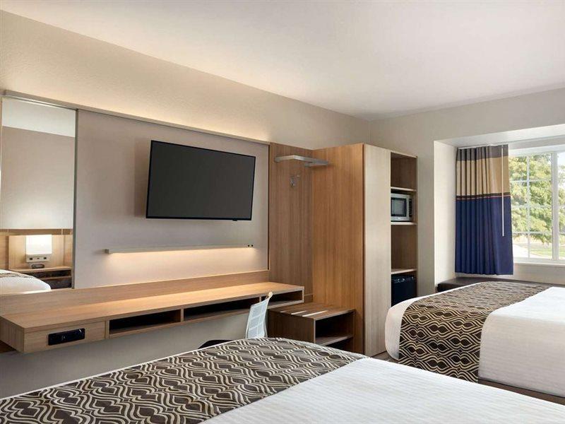 Microtel Inn & Suites Батон-Руж Экстерьер фото