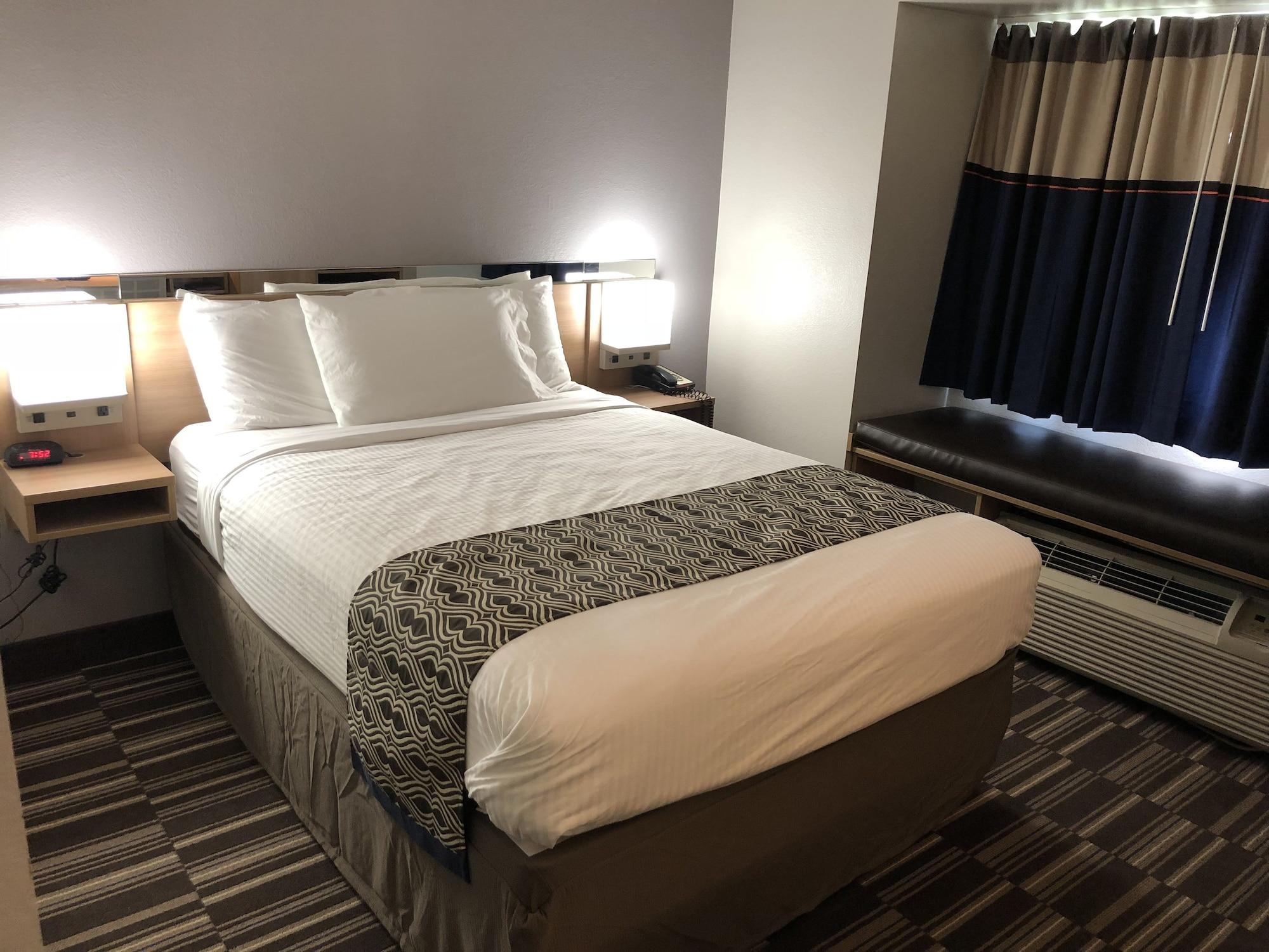 Microtel Inn & Suites Батон-Руж Экстерьер фото