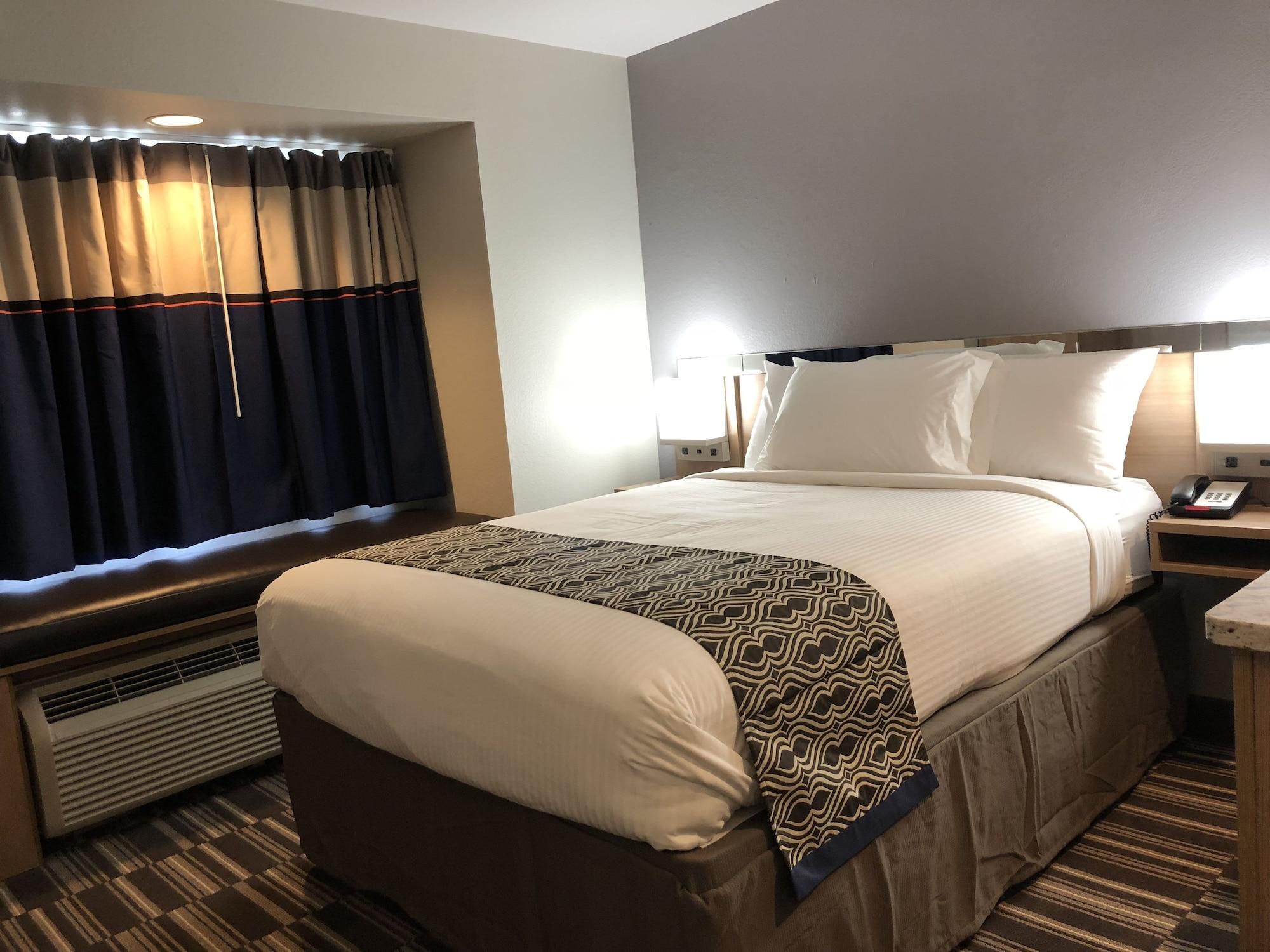 Microtel Inn & Suites Батон-Руж Экстерьер фото